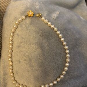 Cream and Gold Pearl Necklace with Classic Design